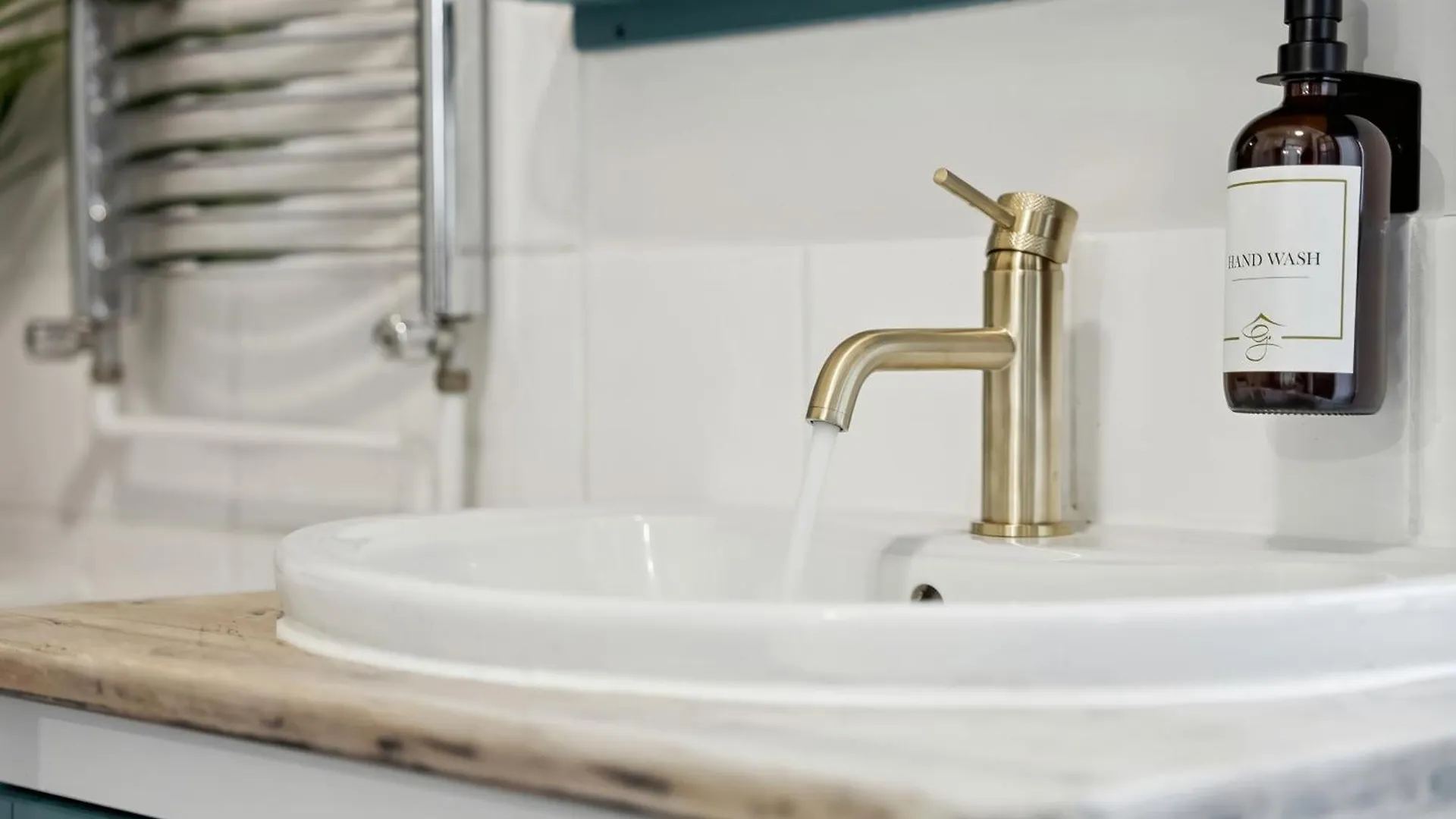 Stylish Edwardian Escape In Southwark 3 Bedroom Maisonette By Gold Stays London