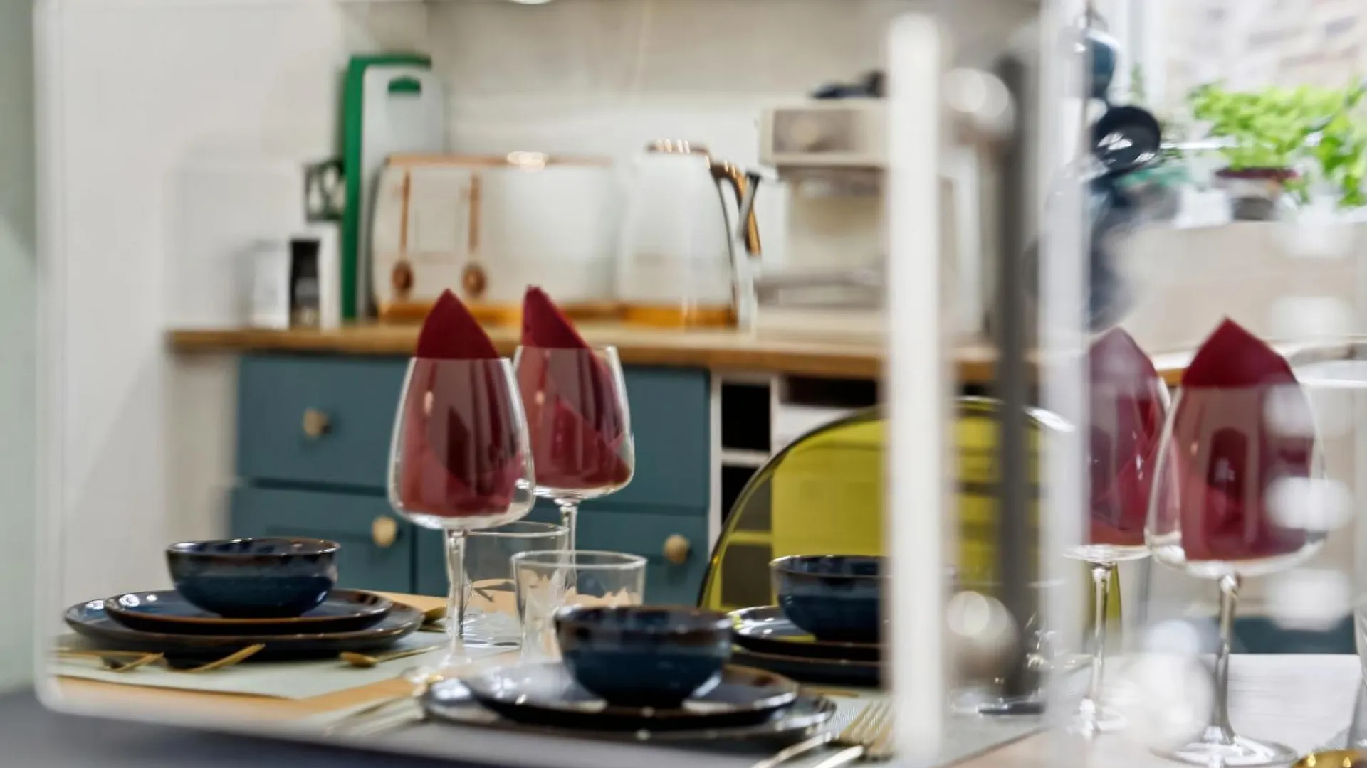 Stylish Edwardian Escape In Southwark 3 Bedroom Maisonette By Gold Stays London United Kingdom